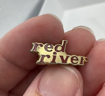 EARLY RED RIVER SKI AREA Ski Pin Retro Lettering Vintage New Mexico