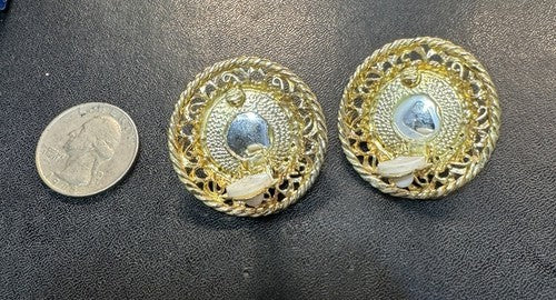 FABULOUS 1980's 1990’s Vintage PURPLE CABOCHON Rhinestone GOLD TONECLIP EARRINGS