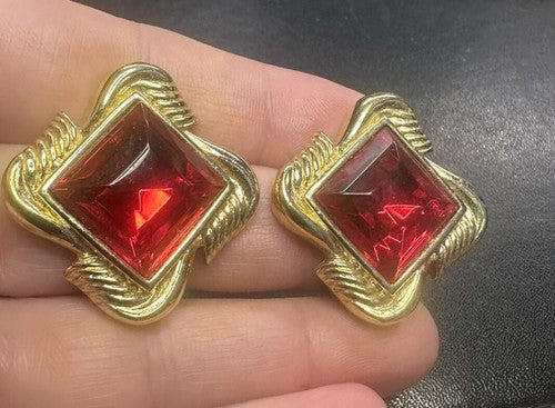 Vintage Signed TRIFARI Statement Gold Tone Red Stone Clip On Earrings