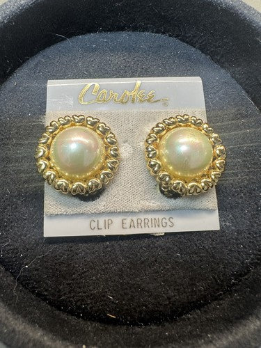 Vintage NWT CAROLEE Signed Faux Mabe Pearl Gold Tone Elegant Earrings Clip-on