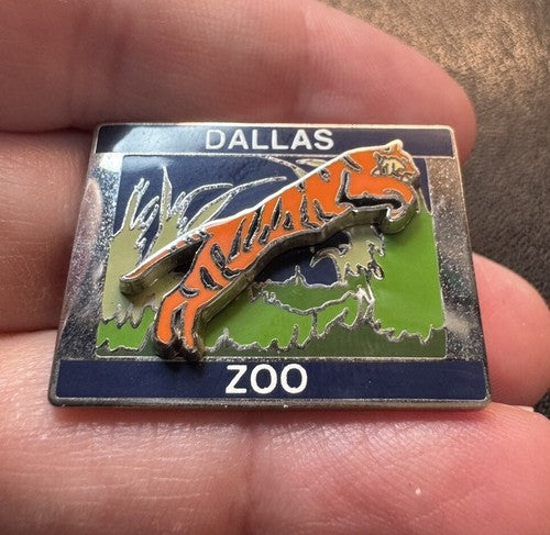 Dallas Zoo Tiger Souvenir Travel Articulated Pin PD Enamel Rare