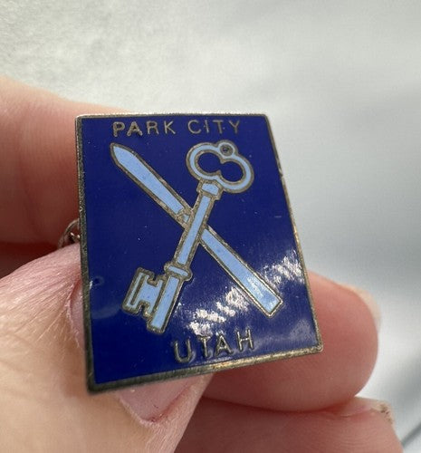 Very Nice Vintage Park City Utah Lapel Pin Tie Tack Ski Key