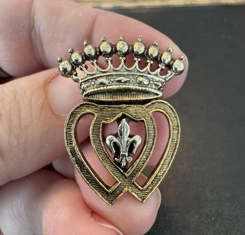 VTG LUCKENBOOTH ART ARTHUR PEPPER HERALDIC PIN HEART CROWN FLEUR-DE-LIS BROOCH