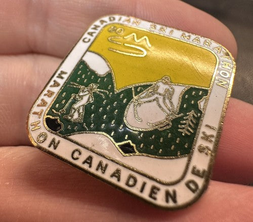 1980 Canadian Ski Marathon SKI HAT LAPEL PIN Canadien De Ski￼