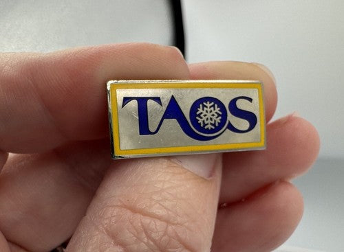TAOS Valley Skiing Ski Pin NEW MEXICO Resort Vintage Souvenir Travel Lapel