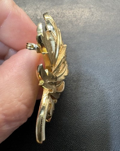 Vintage Crown Trifari Brooch Brushed Gold Tone Leaves 2.5" Signed with Tag