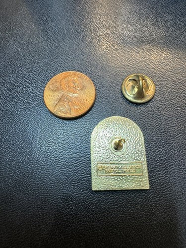 Multnomah Falls Oregon Travel Souvenir Lapel Pin
