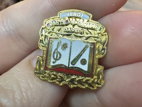 The DAVEDI CLUB Member Pin Vintage - North Bay Ontario Italian Italy