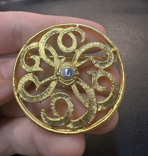 Elegant Lions Club Ladies Gold Tone Swirl Pin Brooch NOS