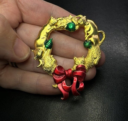 Vintage Gold Tone JJ Jonette Cat Christmas Wreath Holiday Brooch Pin