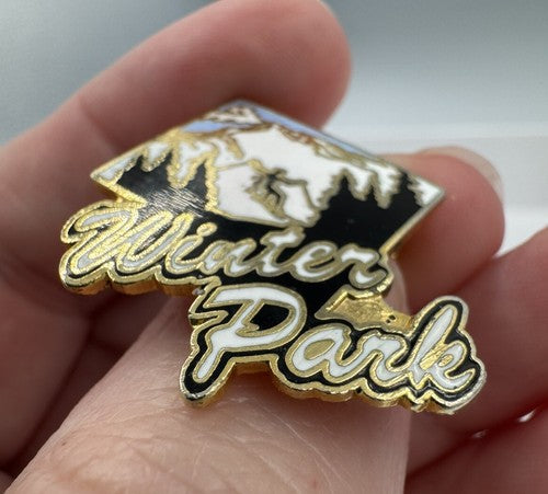 WINTER PARK SKI RESORT Colorado Badge Lapel Pin Vintage