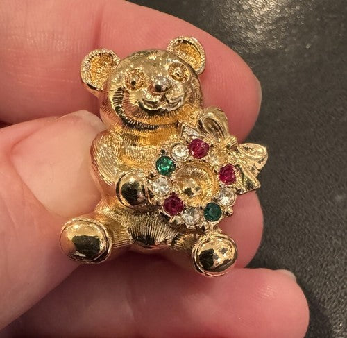 Vintage AVON Christmas Teddy Bear Rhinestone Wreath Gold Tone Lapel Tac Pin