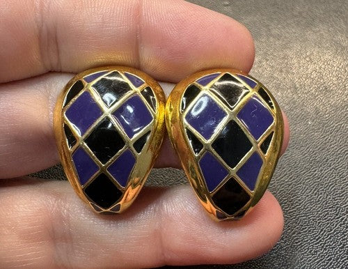 Vintage BLACK & PURPLE HARLEQUIN PATTERN Clip-On Gold Tone Earrings