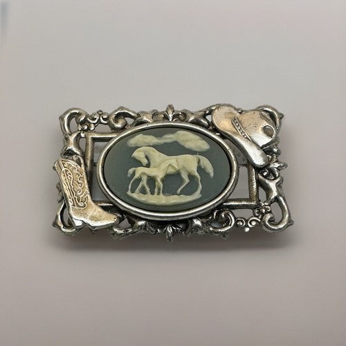 VINTAGE MAMA HORSE WITH FOAL CAMEO BROOCH BLUE WHITE SILVERTONE COWBOY BOOT HAT