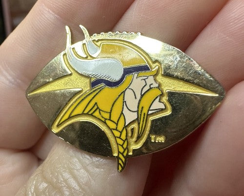 Minnesota Vikings Pin 1998 Football Logo Purple and Yellow