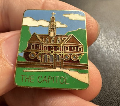 THE CAPITOL Colonial Williamsburg Virginia Collectible Souvenir Travel Pin