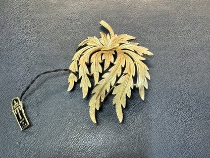 Vintage Crown Trifari Brooch Brushed Gold Tone Leaves 2.5" Signed with Tag