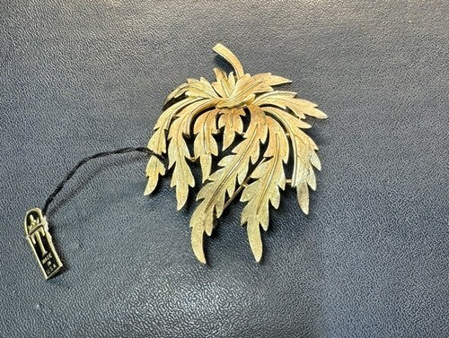 Vintage Crown Trifari Brooch Brushed Gold Tone Leaves 2.5" Signed with Tag