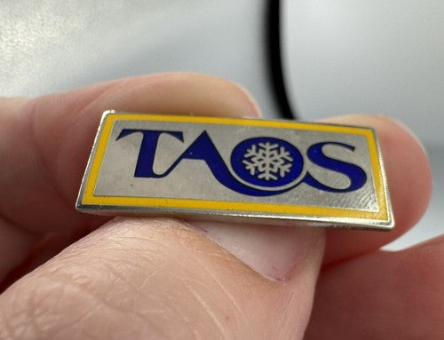 TAOS Valley Skiing Ski Pin NEW MEXICO Resort Vintage Souvenir Travel Lapel