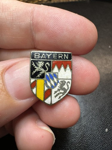 Vintage Bayern - Germany Tourist Travel Souvenir Pin Coat of Arms