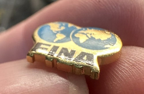 INTERNATIONAL SWIMMING FEDERATION FINA OFFICIAL REFEREE PIN NEW OLD STOCK