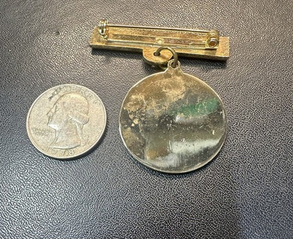 1981 FEI World Cup Show Jumping Final Birmingham Guest Badge Pin Medal Horse