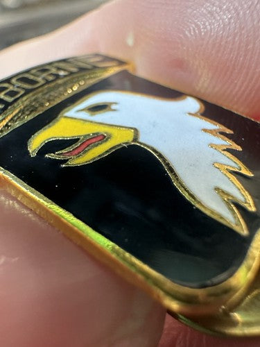 VTG NOS 101st Airborne Division Lapel Pin Badge Screaming Eagles Tie Tack