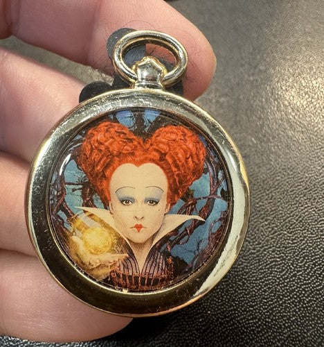 Alice Through the Looking Glass Alice in Wonderland Splendid Walt Disney Pin