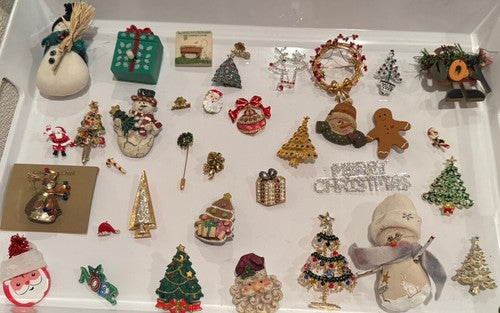 LOT OF 36 GOLD SILVER TONE CHRISTMAS/HOLIDAY/WINTER BROOCHES, VINTAGE-NOW TREE