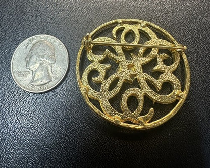 Elegant Lions Club Ladies Gold Tone Swirl Pin Brooch NOS
