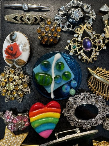 27 Vintage & Modern Mixed Theme Brooch/Pin Lot Cabochon Rhinestone
