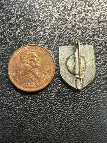 Deutschland Germany Coat of Arms Travel Souvenir Lapel Pin