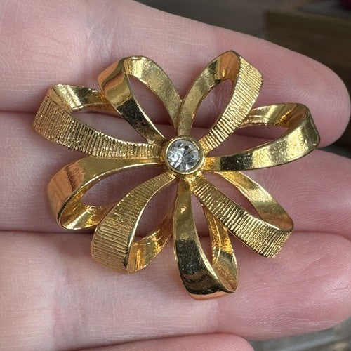 Vtg Avon Gold Tone Lapel Tie Tac Pin - Ribbon Sparkle Flower Bow Brooch