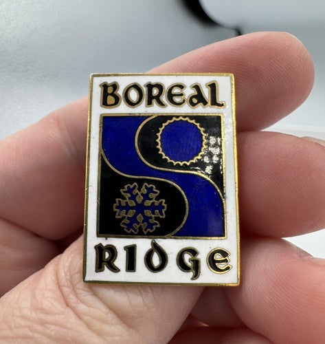 BOREAL RIDGE Vintage Skiing Pin Pinback Lake Tahoe CALIFORNIA Resort Souvenir