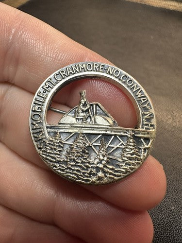 VINTAGE PIN SKIMOBILE MT CRANMORE NORTH CONWAY NH MOUNT - OLD!!!