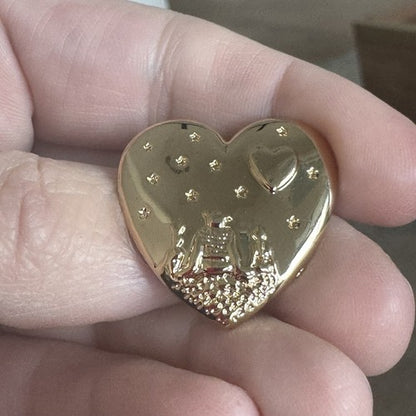 VTG Dreamworks Variety Club Shrek Fiona Donkey Heart Shaped Gold Tone Pin NOS