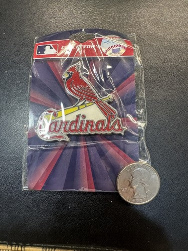 STL St. Louis Cardinals Pin New With Tag Pinback Pin