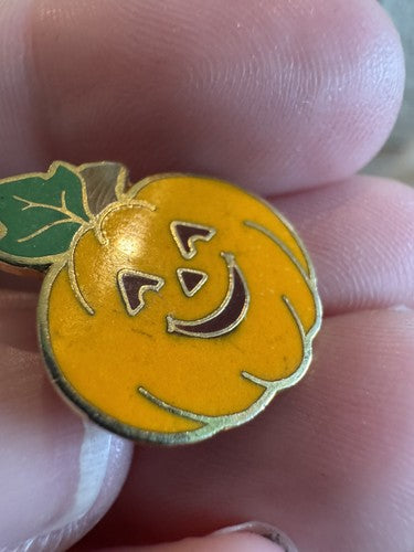 Vintage Halloween PUMPKIN Smiley Face 1983 Tie Tack Jack-O-Lantern