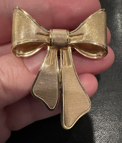 Vintage Avon Signed Brooch, Tied Bow Pin, Gold, 1980, Combined Shipping