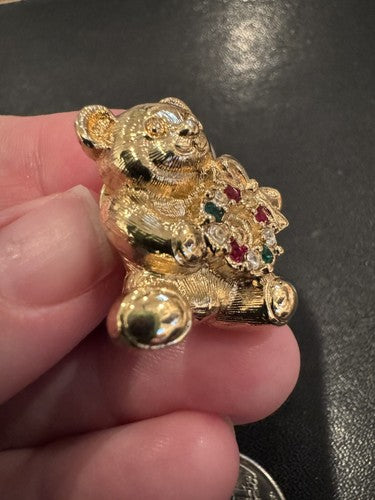 Vintage AVON Christmas Teddy Bear Rhinestone Wreath Gold Tone Lapel Tac Pin