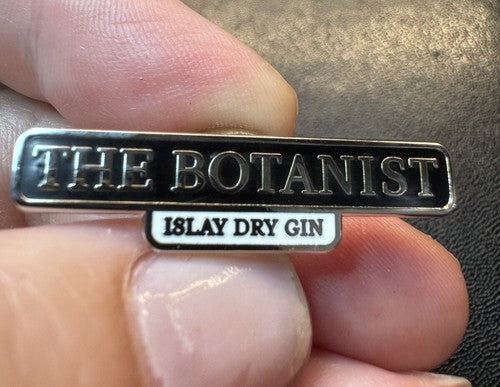 THE BOTANIST - Islam Dry Gin - Pin Button Vintage Advertising