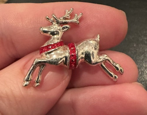 Vintage Signed Avon Christmas Reindeer Silvertone Lapel Pin w/ Red Stones c1987
