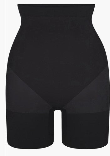 Skims Everyday Sculpt Above The Knee Short color Onyx Black size 2x retail $40