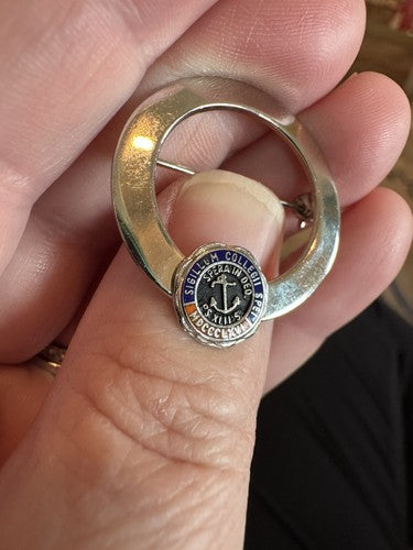 Vintage Hope College Lapel Pin Seal Logo Crest Sigillum Collegii Spei