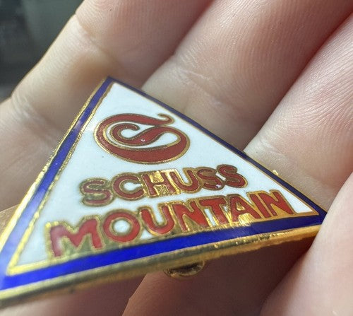 SCHUSS MOUNTAIN Ski Pin (Lost Name) now SHANTY CREEK Skiing MICHIGAN Souvenir