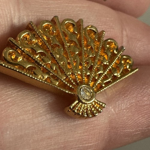 Gold Toned Hand Fan Avon Hat Lapel Tack Pin