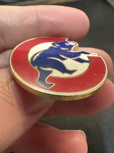 2002 MLB Chicago Cubs Logo Souvenir Pin Peter David