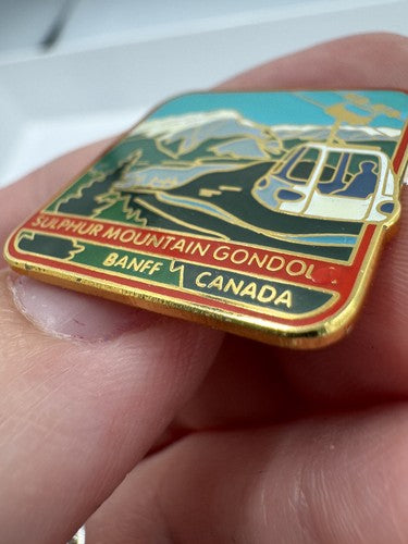 1999 VTG Sulphur Mountain Gondola Banff Canada Souvenir Lapel Pin
