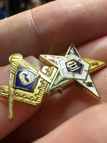 Vintage ORDER OF EASTERN STAR & MASON Logo Symbols Lapel Pin Masonic