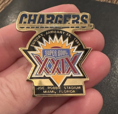 VINTAGE 90s NFL SUPER BOWL XXIX  SAN DIEGO CHARGERS LAPEL HAT COLLECTIBLE PIN